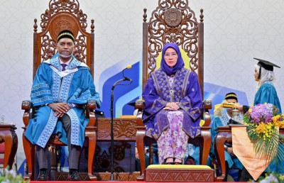 އައިއައިޔޫއެމުން ރައީސް މުއިއްޒަށް އޮނަރަރީ ޑޮކްޓަރޭޓެއް އަރުވައިފި