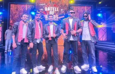 "ޓޫ އޮފް އަސް" ގަދަކޮށް، ސެމީ ފައިނަލަށް!