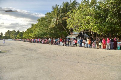 މުލަކުން މުއިއްޒަށް މަރުހަބާ ކިޔަން ދިގު ސަފެއް، ދިނީ މެޖޯރިޓީގެ ޔަގީންކަން!
