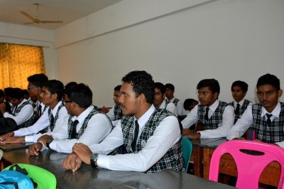 ހުޅުމާލެއިން އަހްމަދިއްޔާއަށް އަންނަ ކުދިންނަށް ޚާއްސަ ބަސް ދަތުރުތަކެއް ފަށަނީ