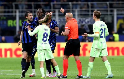 ފްލިކްގެ ހިތްހަމަނުޖެހުން ރެފްރީ އަށް؛ "ބާސާ ބަލިވުން ބޭއިންސާފު"