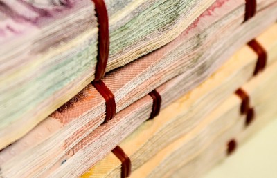 އިގްތިސާދުގައި ދައުރުވާ ފައިސާއިން 100 މިލިއަން މަދުވެއްޖެ