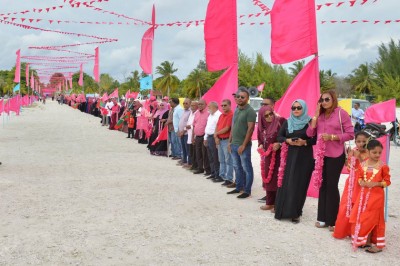 ހުޅުމީދުއިން ވެސް ދިގު ސަފަކާއެކު މުއިއްޒަށް ހޫނު މަރުހަބާއެއް!