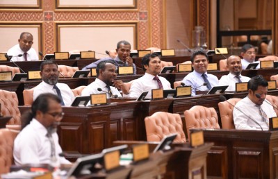 މަޖިލީހުގެ ފަހު ދައުރު: ކޮމިޓީތަކުގެ މަސައްކަތް ސުމަކުން ފަށަން ޖެހިފައި