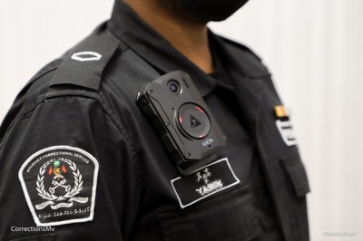 ކަރެކްޝަނަލް ސާވިސްއިން ބޮޑީ ވޯން ކެމެރާ ބޭނުން ކުރަން ފަށައިފި