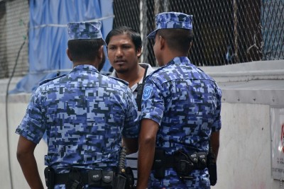 މީހަކު ރަހީނުކޮށް ފޭރުނު ކަމުގެ ތުހުމަތުވާ ސްޓެޕް އައްޔަގެ ބަންދަށް 15 ދުވަސް