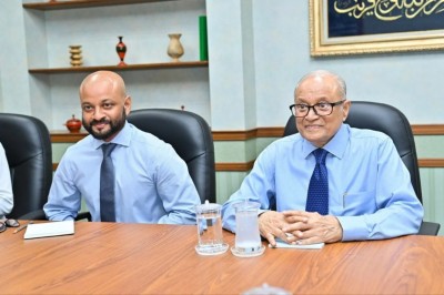 މައުމޫން ސަރުކާރުގެ އަނިޔާތަކަށް ފާރިސް މައާފަށް އެދިވަޑައިގެންފި