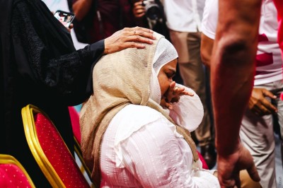 ސަޕޯޓަރުންގެ ލޯތްބާއި، ތާއީދު ފެނި ފާތުންގެ ލޮލުން ކަރުނަ ނުހިފެހެއްޓުނު