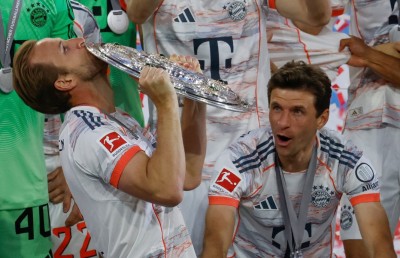 ބެޔާންގެ ސަޕޯޓަރުން ފަހުގެ ވަދާއު މުލާ އަށް، ކޭންގެ ފުރަތަމަ ތައްޓަށް މަރްހަބާ