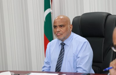 ސްޕެއިންގައި ކިޔަވާ ބައެއް ދަރިވަރުންނާ ހައިދަރު ބައްދަލު ކުރައްވައިފި