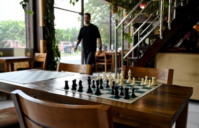 ރާޒުވާއަކީ ގޭމްބްލިން ކަމަށް ބުނެ ތާލިބާނުން އެ ކުޅިވަރު މަނާކޮށްފި