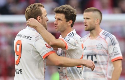 ބެޔާންގެ ސަޕޯޓަރުން ފަހުގެ ވަދާއު މުލާ އަށް، ކޭންގެ ފުރަތަމަ ތައްޓަށް މަރްހަބާ