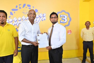 ހިމަންދޫ ކައުންސިލްގެ ރައީސް އެމްޑީޕީއަށް ސޮއި ކުރުމާ އެކު މެޖޯރިޓީ ލިބިއްޖެ