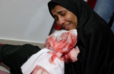 ޣައްޒާގައި ނުވަ މަހުގެ ކުއްޖަކާ އެކު 80 އަށްވުރެ ގިނަ މީހުން ޝަހީދުކޮށްލައިފި