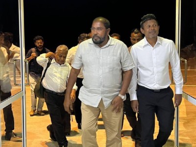 ގާސިމާ ބައްދަލުކުރަައްވަން ސެންބެ ހިމެނޭހެން އިދިކޮޅުގެ ވަފުދެއް ސަން އައިލެންޑަށް!