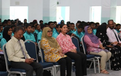 ޑިގްރީ ހާސިލްކުރާ ޓީޗަރުން ދެ އަހަރު މަޑުކުރުމަކާ ނުލާ ލެވެލް ހަތަކަށް ބަދަލުކުރަނީ
