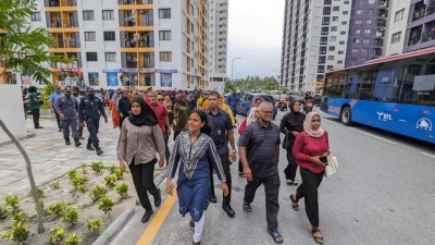އާންމުން ނިކުމެ، އަޅުގަނޑަށް ފުރައްސާރައެއް ނުކުރާނެ، މަގުމައްޗަށް ނިކުތީ އަލަކަށް ނޫން: ފަޒްނާ