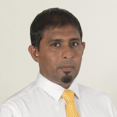ޕޯސްޓްގެ ޑީއެމްޑީ އަދުހަމު މަގާމުން ވަކި ކޮށްފި