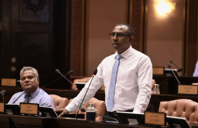 ޑިމޮކްރެޓްސްގެ ޕީޖީ ލީޑަރަކަށް އާޒިމް
