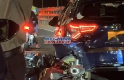 ބްރިޖުމަތީ ހުއްޓިފައި އޮތް ކާރަކާ ހެދި އެކްސިޑެންޓުވެ ފައި ބިނދިއްޖެ