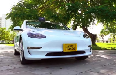 ދިރާގުން ދިން ޓެސްލާ ކާރު ރާއްޖޭގެ ފުރަތަމަ ޓެސްލާ ޓެކްސީއަށް