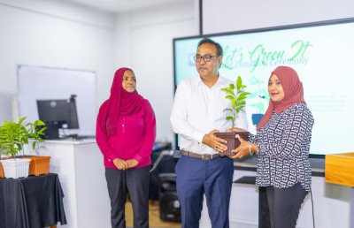 މައި ކޮލެޖުން ކައުންސިލްތަކަށާއި ސްކޫލުތަކަށް 6،000 ގަސް ހަދިޔާ ކޮށްފި