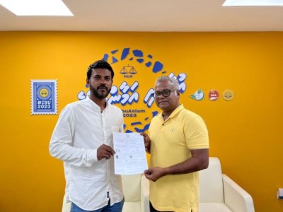 ޔާމީން ވެރިކަމުގައި ރައީސް އޮފީހުގެ ތަރުޖަމާނު މުއާޒް އެމްޑީޕީއަށް ސޮއިކޮށްފި