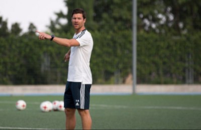 ރެއާލްގެ ކޯޗުކަމަށް ކްލަބްގެ ލެޖެންޑް އަލޮންސޯ ހަމަޖައްސައިފި