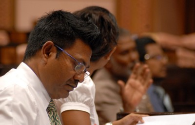 ރެފްރީއާ ހުރެ ވެލެންސިއާ ތަށި ބަލާ ދާން ޖެހުނީ މަޖީދިއްޔާ އަށް!