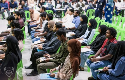 އިމިގްރޭޝަންގެ ވަޒީފާ: ހާހެއްހާ ފޯމުން ޝަރުތު ހަމަވީ 750 މީހުން