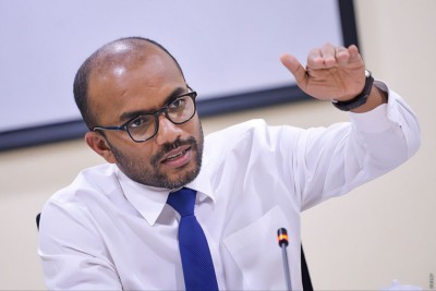 ތިން ބިލިއަން ރުފިޔާގެ ލޯނެއް ނަގަން އުޅޭ ކަމަށް ބުނެ ފަތުރަނީ ދޮގެއް: އަމީރު