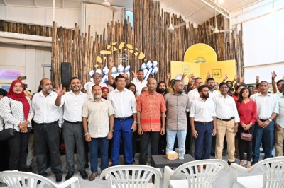 ގާސިމްގެ ރަނިން މޭޓާއެކު، ޖޭޕީގެ ގިނަ ލީޑަރުންތަކެއް ރައީސްގެ ފަޅިއަށް