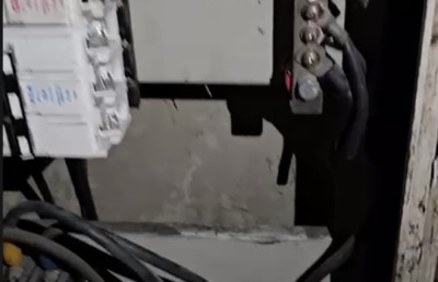 އެމްޑީޕީ ހަރުގެ ހިމެނޭ ބްލޮކަށް ކަރަންޓުދޭ ފޮށީގެ ނަރުތައް ބުރިކޮށްލައިފި