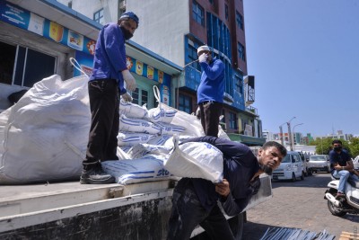 މިދިޔަ މަހު ކަސްޓަމްސްއަށް ލިބުނު އާމްދަނީ 17 ޕަސެންޓް ދަށްވެއްޖެ