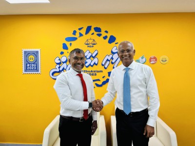 އިލްހާމް ވެސް ދެވަނަ ބުރުގައި ތާއީދު ކުރައްވަނީ ރައީސް ޞާލިހަށް