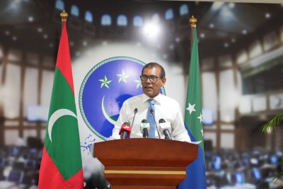 ބަރުލަމާނީ ނިޒާމުގެ ސިފަތައް މާދަމާ މަޖިލީހަށް ހުށަހަޅަނީ