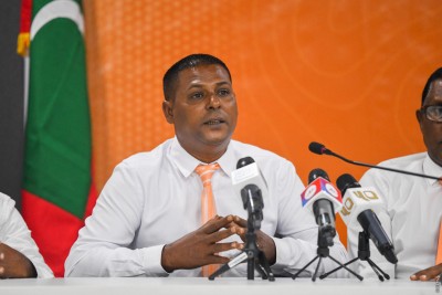 މަޖިލީހުގެ ވެލިދޫ ދާއިރާއަށް އައްބާސް ކުރިމަތިލައްވަނީ