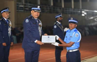 ފުލުހުންގެ ތަސައްވުރު ރަނގަޅު ކުރެވޭނީ ރައްޔިތުންގެ ކަންބޮޑުވުންތަކަށް އިސްކަންދީގެން: ނަވީން