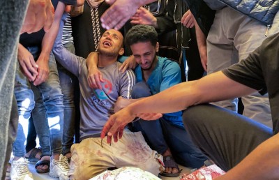 ޣައްޒާގައި އެހީ ދޭ މަރުކަޒެއްގެ ކައިރީ މިއަދުވެސް 27 މީހަކު ޝަހީދުކޮށްލައިފި