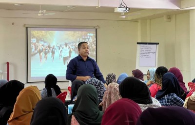 ދިގު ކިއުއިން މި ސާފުވީ ކޮން މަންޒަރެއް؟