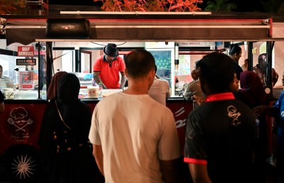 އެންމެ ޑިމާންޑު ބޮޑުވި ބާބަ ގާޑިޔަލަށް ހަފުތާއެއްގެ ތެރޭގައި މިލިއަނަކަށް ވުރެ ގިނަ ރުފިޔާ