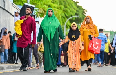 ދަރިންނަކީ ހެޔޮލަފާ، ކިޔަމަންތެރި ބަޔަކަށް ހަދަން އީދު ޚުތުބާގައި ގޮވާލައިފި