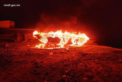 ނައިފަރުގައި އެހެލާފައި އޮތް ޑިންގީއެއްގައި ރޯވެއްޖެ