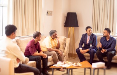 ލޭ ހަދިޔާ ކުރުމުގެ ދުވަސް ފާހަގަކުރުމަށް ޓްރީ ޓޮޕް ހޮސްޕިޓަލާއި އިންޑިއަން ހައިކޮމިޝަންގެ ހާއްސަ ހަރަކާތެއް