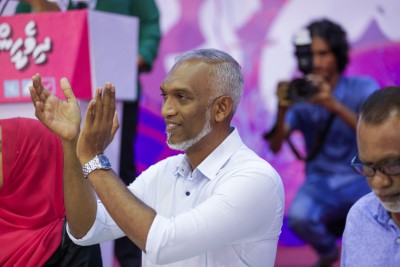 ވެރިކަން ދަމަހައްޓަން އެކުވެރިކަމާ އެކު ދެމިތިބެން ޖެހޭ: މުއިއްޒު