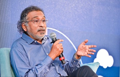 މިިފްކޯގެ ސީއީއޯގެ އެޑްވައިޒަރަކަށް އާތިފް