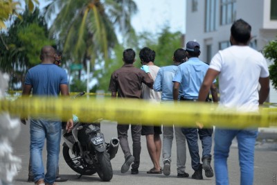 ޕޮލިސް ސްޓޭޝަނަށް ގެއްލުން ދިން ދެ މީހަކު ހައްޔަރުކޮށްފި