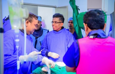 ޒުވާނުންނަށް ހާޓްއެޓޭކް ޖެހުން އިތުރުވާތީ ޑޮކްޓަރެއްގެ ކަންބޮޑުވުމާއި ސަބަބުތައް