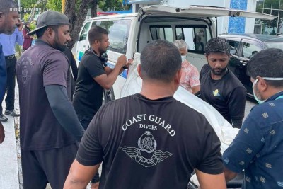 މަރުވެފައި އޮއްވައި ކަނޑުން ފެނުނީ ދިވެއްސެއް