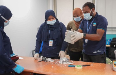 ރާއްޖެ އެތެރެކުރަނިކޮށް ކަސްޓަމްސް އިން 18 ކިލޯގެ ޑްރަގްސް އަތުލައިގެންފި